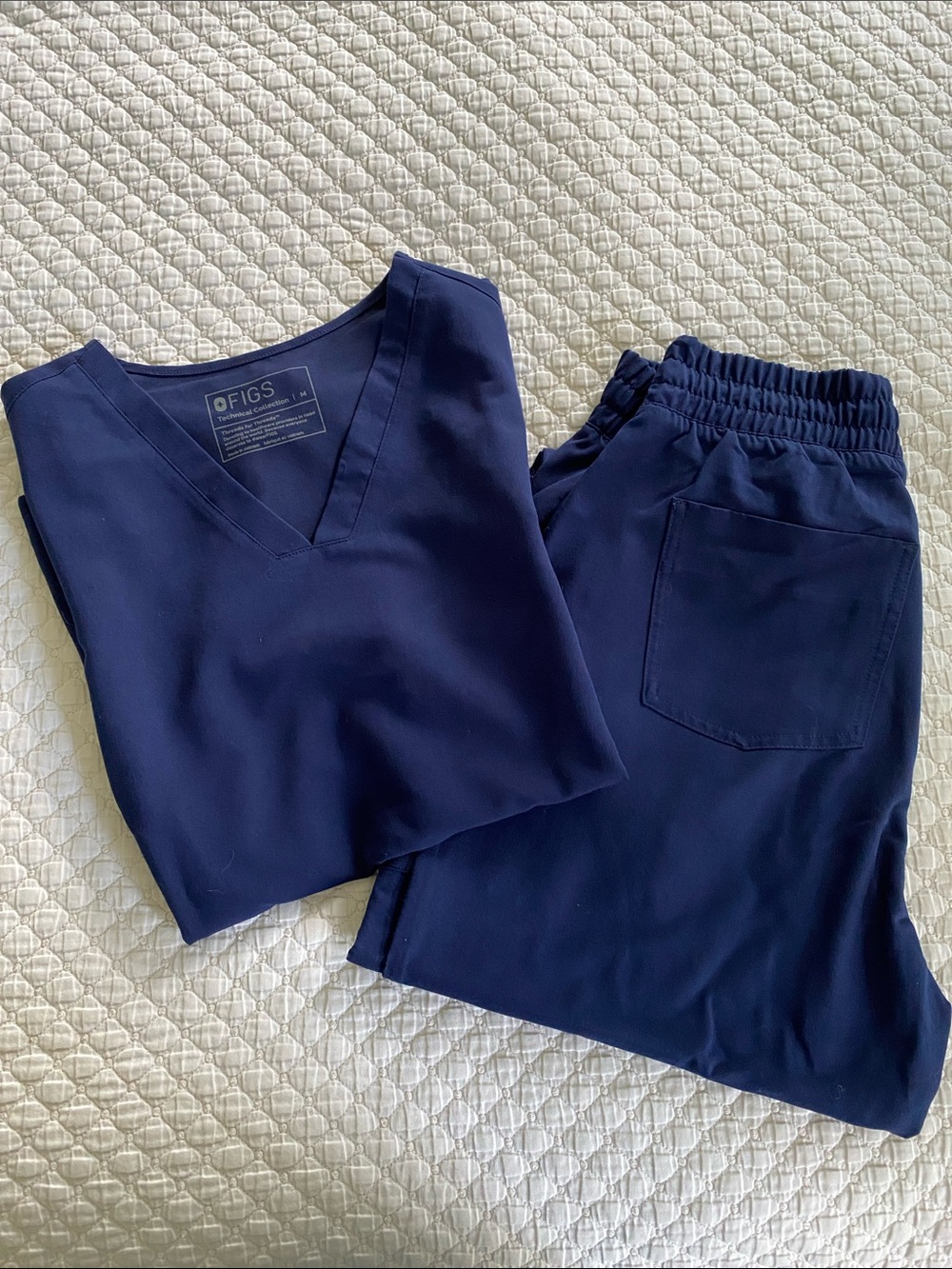 Figs Casma + High Waisted Zamora Scrub Set Navy